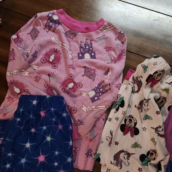 Lot of girls sleep wear pants shirt outfits size 4t - Picture 7 of 7